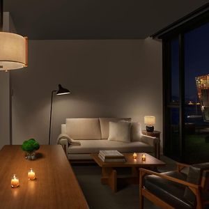 Deluxe One-Bedroom King Suite